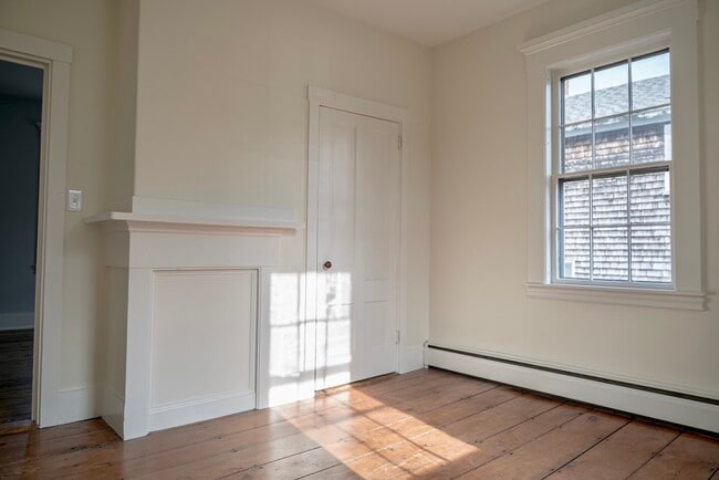 Building Photo - 124 Bedford St