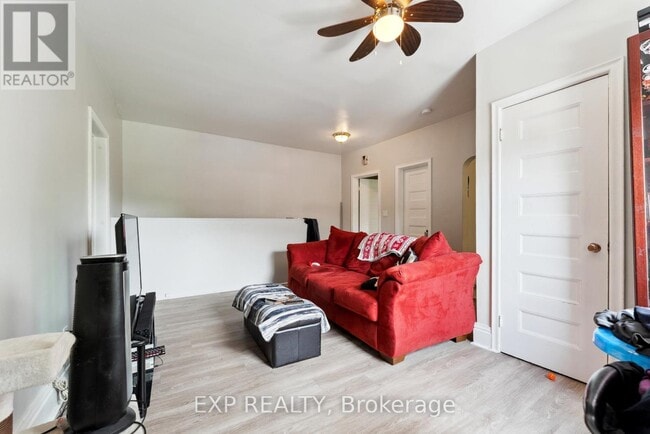 Building Photo - 17 Spring St