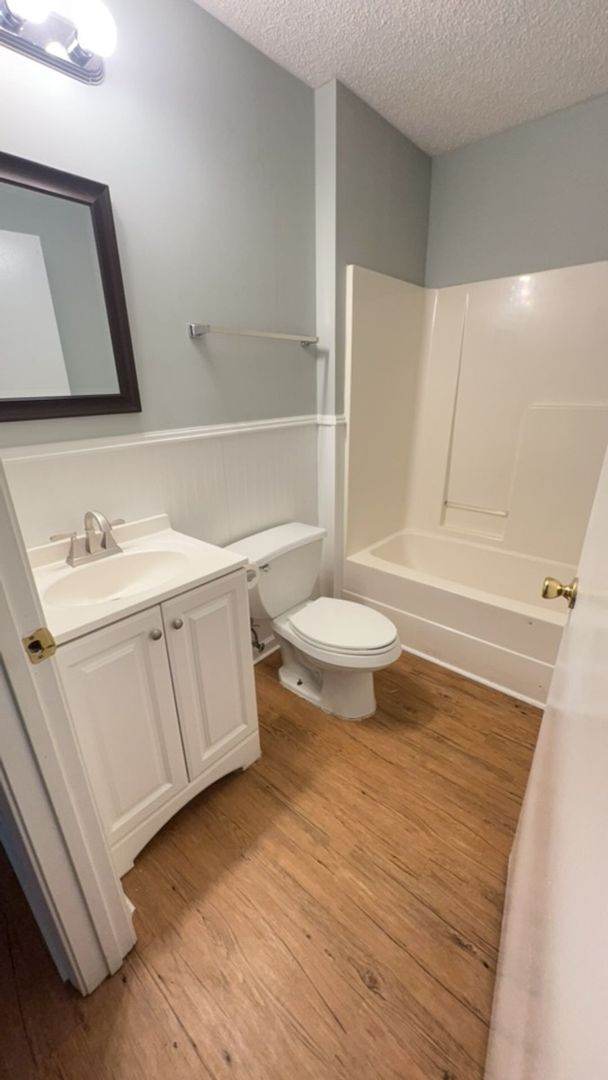 Building Photo - 2-Bedroom, 2-Bathroom Condo