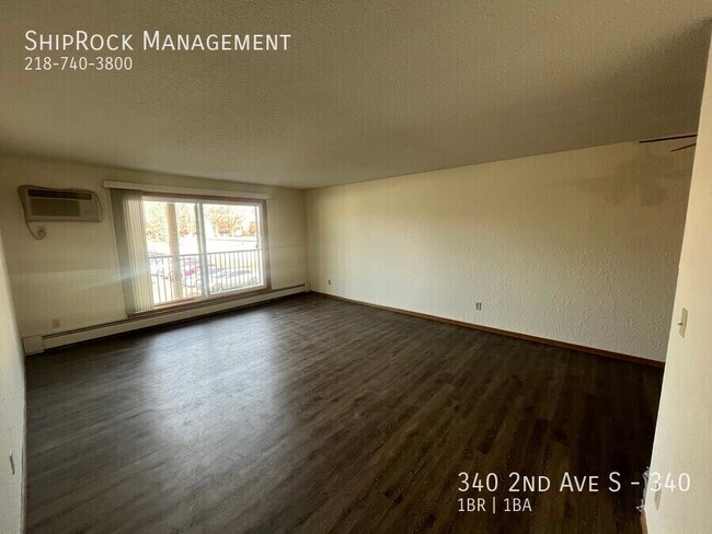Building Photo - 340 2nd Ave S