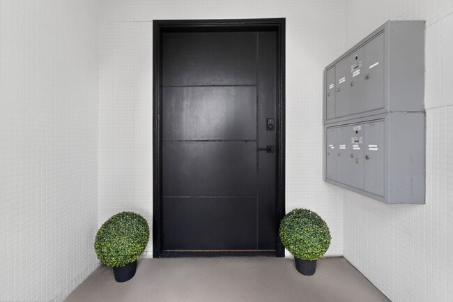 Building Photo - The Mulberry