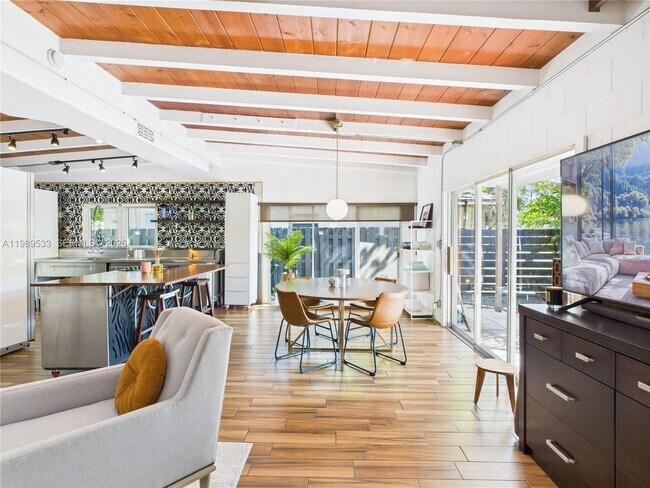 Foto del edificio - 1632 SW 28th Ave