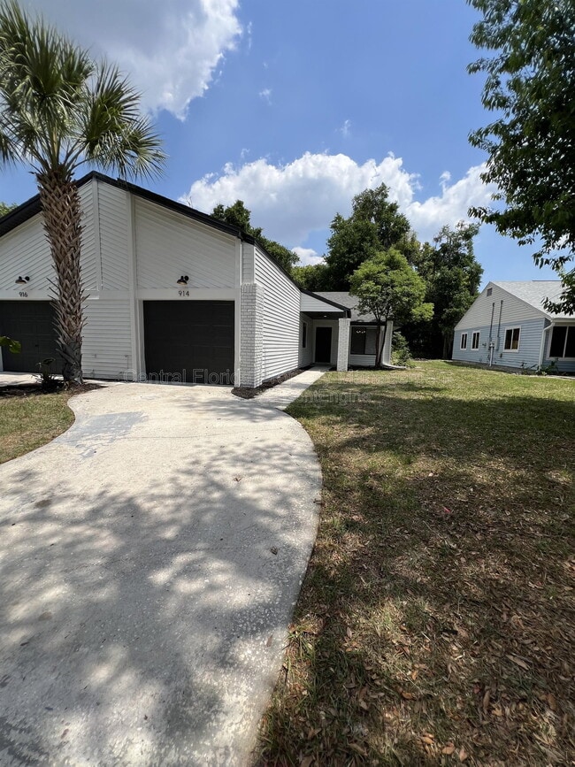 Photo - 914 Robinhood Ct Townhome