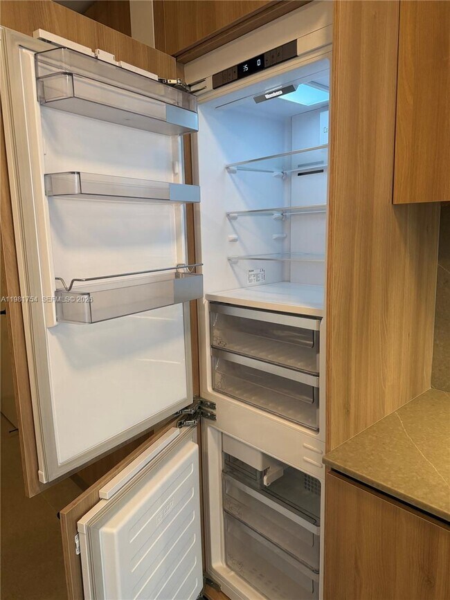 Foto del edificio - 121 NE 5th St