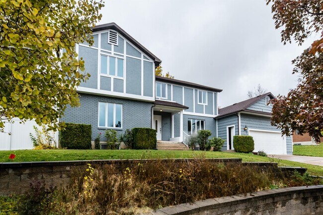 Building Photo - 138 Silver Fox Cir