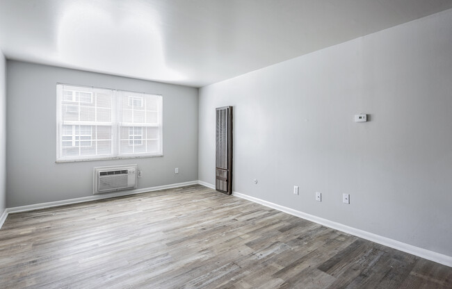 Living Room - Riverview Place Apartments