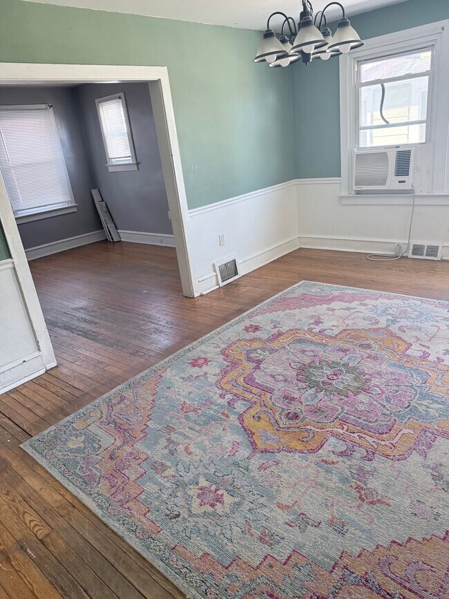 Foto del edificio - 614 Sampson Ave