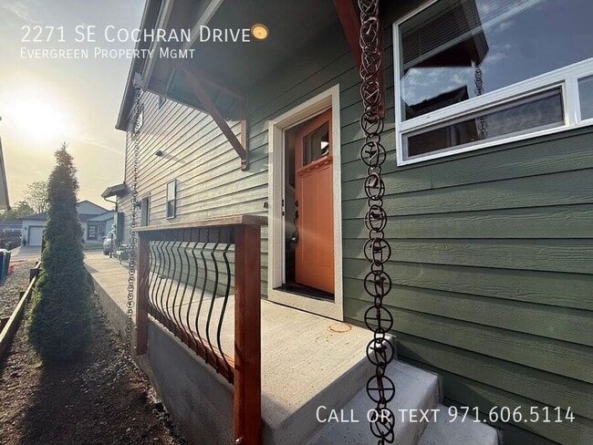 Building Photo - 2271 SE Cochran Dr