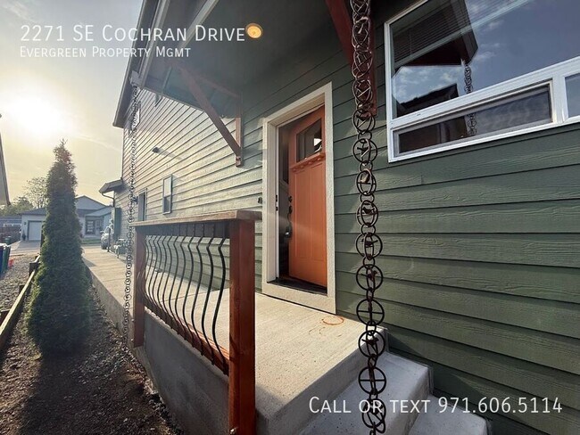 Foto del edificio - 2271 SE Cochran Dr