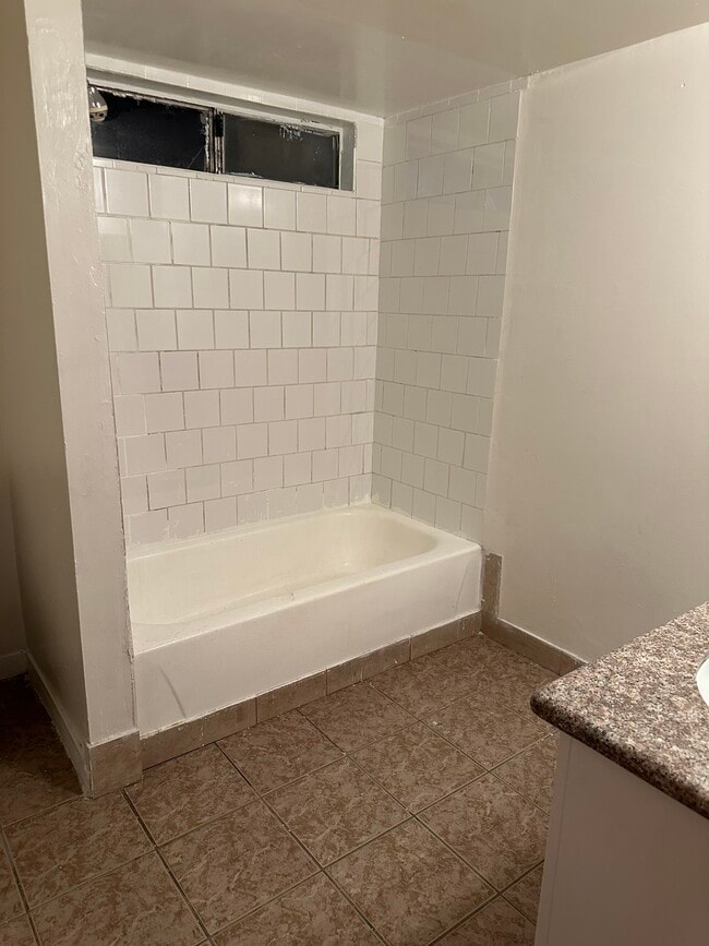 Foto del edificio - 1316 Flower St