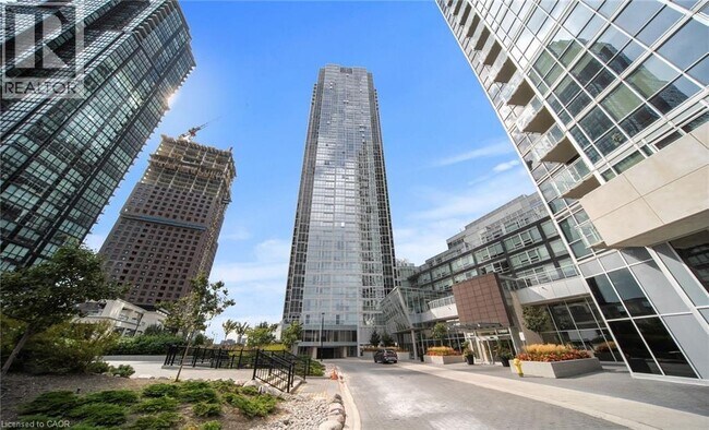 Building Photo - 2916 Hwy 7