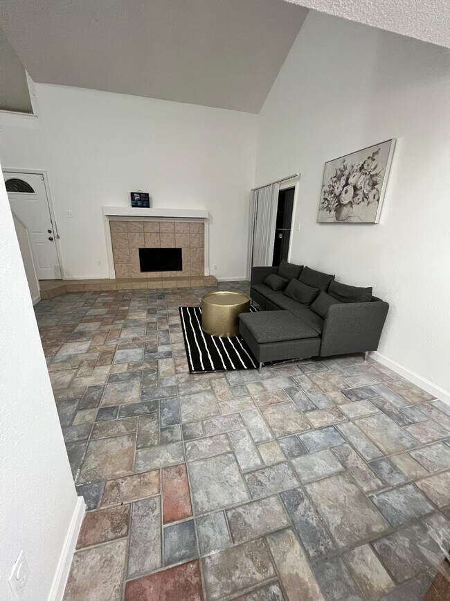 Building Photo - 9535 Pagewood Ln