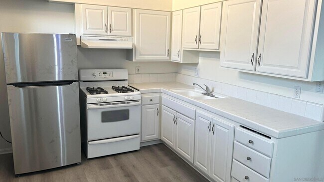 Foto del edificio - 4885 Cole St