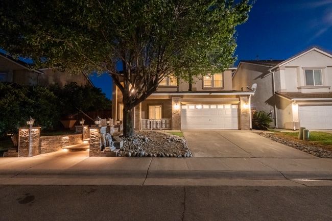 Foto del edificio - 2210 Citrine Way