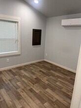 Building Photo - 129 Shoreline Dr