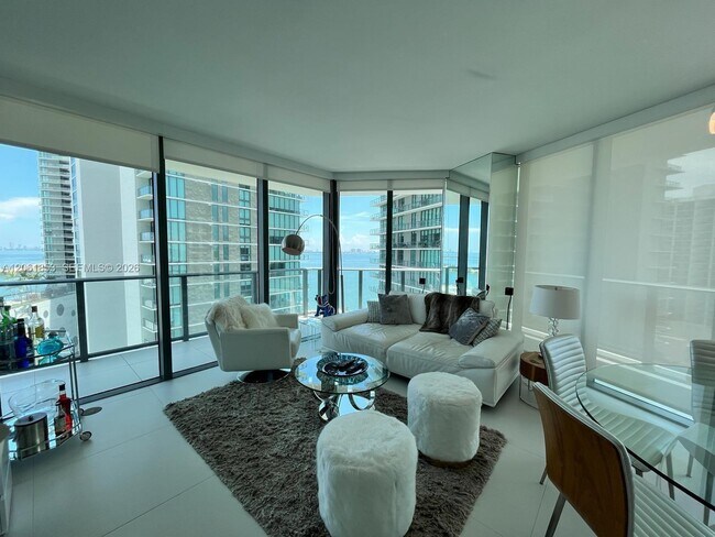Foto del edificio - 501 NE 31st St
