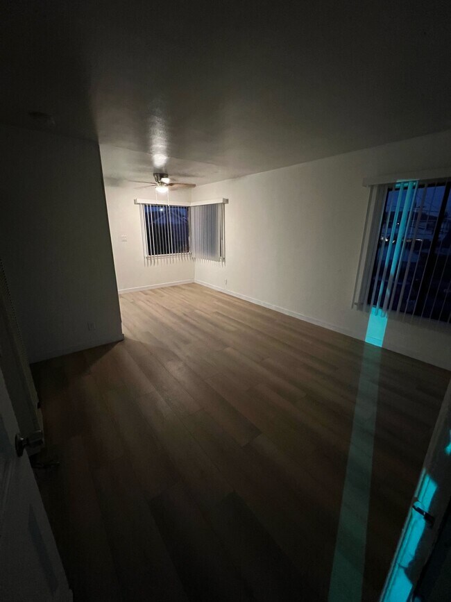 livingroom - 4100 Brighton Ave