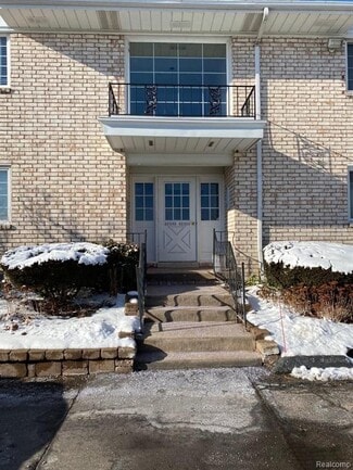 Building Photo - 42285 Woodward Ave