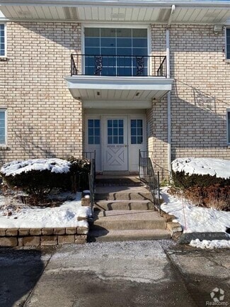 Building Photo - 42285 Woodward Ave