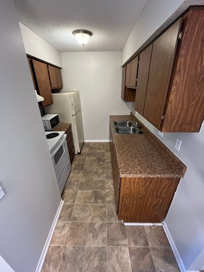 Building Photo - One bedroom apartment