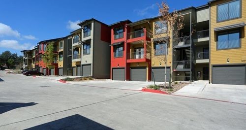Building Photo - 304 E William Cannon Dr