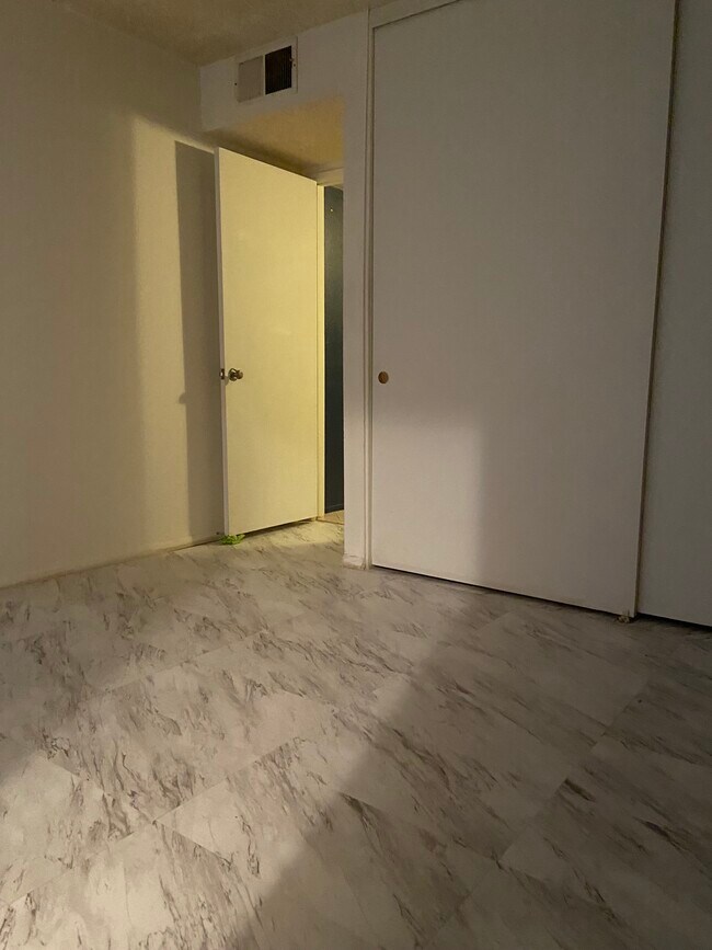 Foto del edificio - 9645 Spyglass Ave