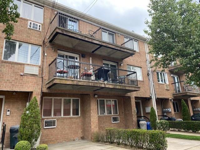 Primary Photo - 2262 Hendrickson St
