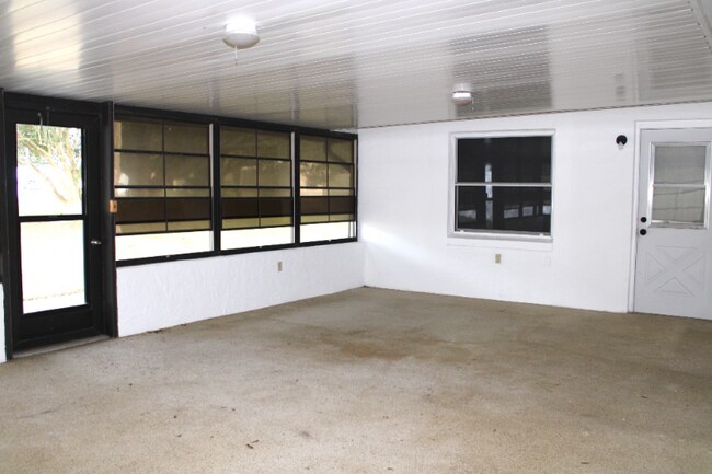 Foto del edificio - 208 S Lucille St
