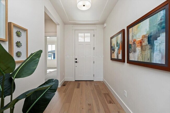 Building Photo - 4528 S Selatir Way