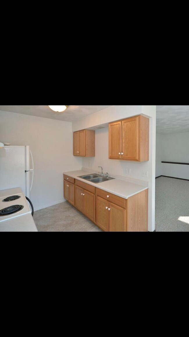 Building Photo - 34122 Vauxhill Dr