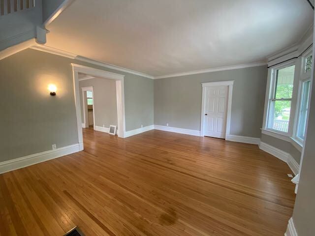 Primary Photo - Large Home near Bradley University