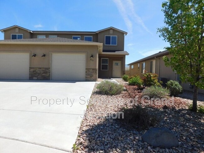 Photo - 590 Treviso Ct House