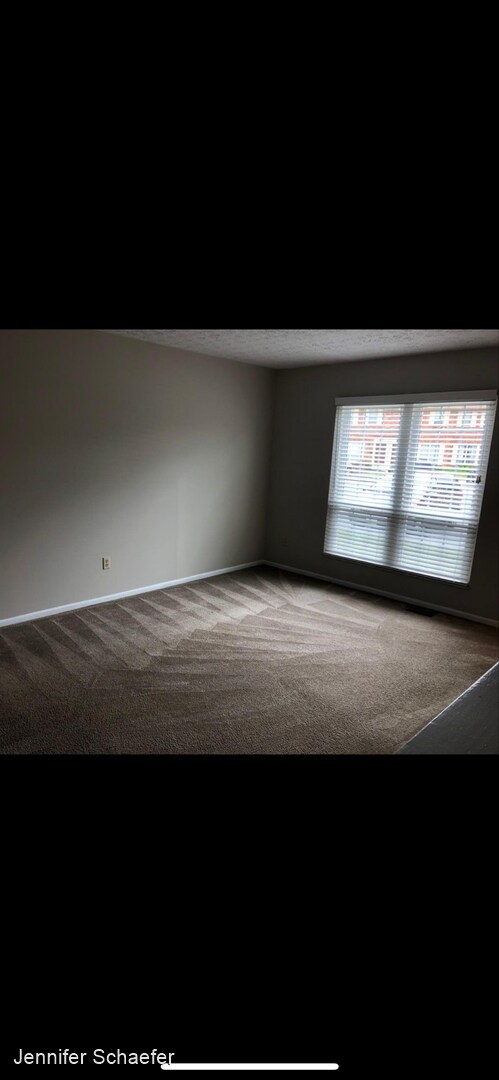 Building Photo - 2 br, 1.5 bath House - 5394 Portland St