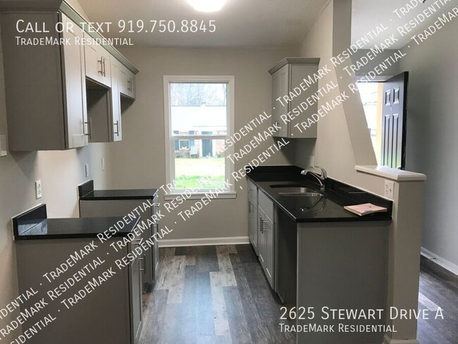 Building Photo - 2625 Stewart Dr