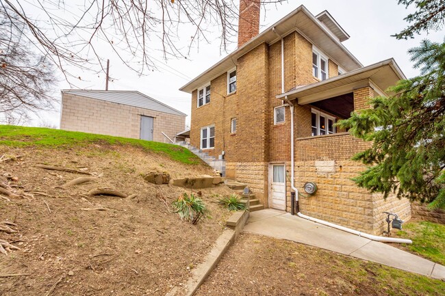 Photo - AVAILABLE FOR EARLY DECEMBER! Do not miss ... House