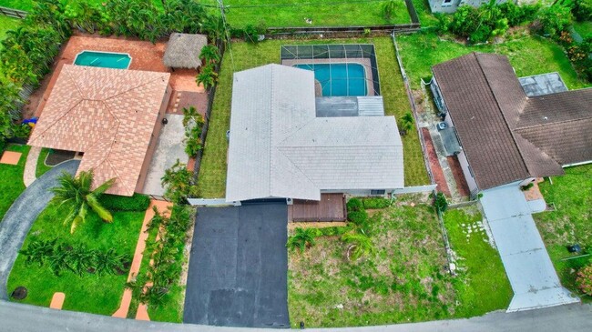 Foto del edificio - 4274 NW 2nd Ct