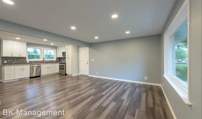 Building Photo - 3 br, 3 bath House - 1125 Windsor Drive