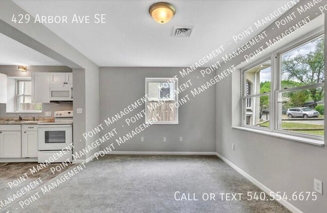 Building Photo - 429 Arbor Ave SE