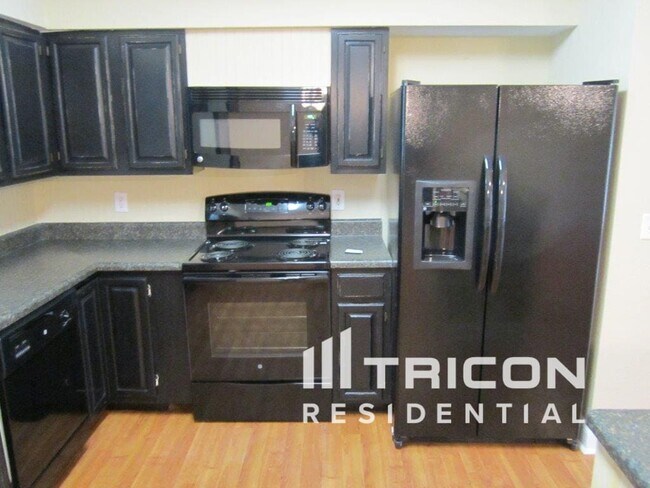Foto del edificio - 554 Peregrine Ct