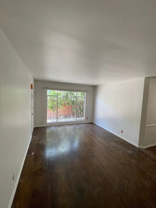 Foto del edificio - 8519 Cashio St