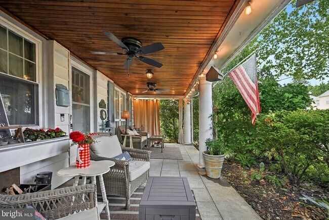 Foto del edificio - 8228 Cadwalader Ave