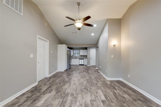 Building Photo - 3491 Balboa Cir