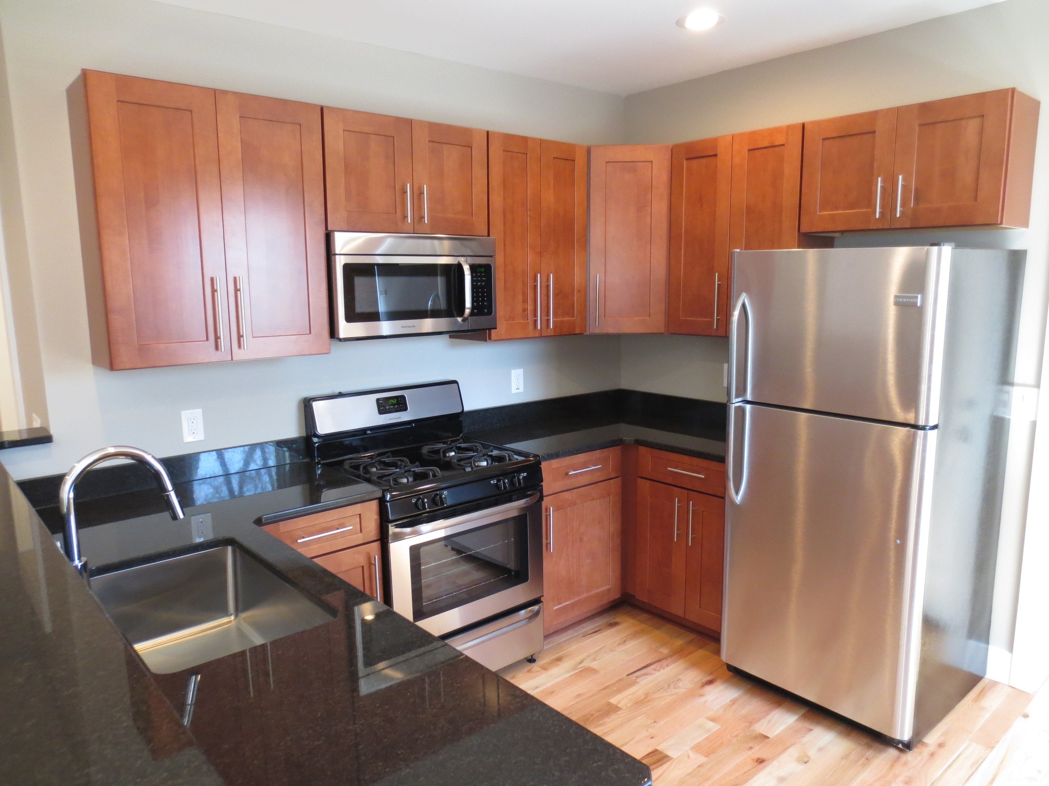 1967 W 58th St Cleveland, OH 44102 – photo 4