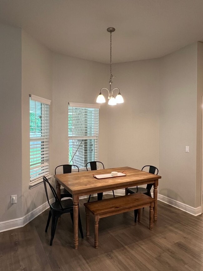 Building Photo - Beautiful 4 Bedroom in Milton