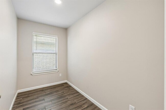 Building Photo - 12008 Brinley Reign Dr