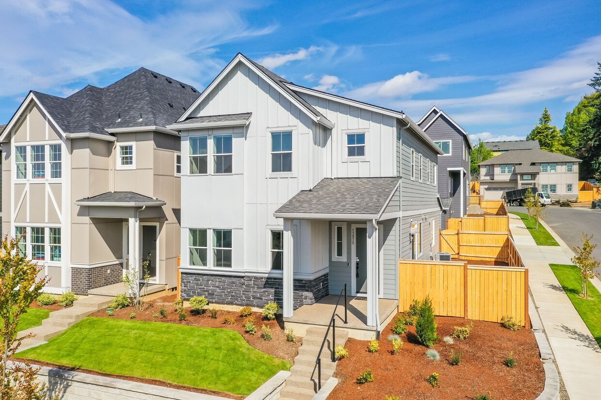 Foto principal - Beautiful New Build 4 Bed, 3 Bath Rental H...
