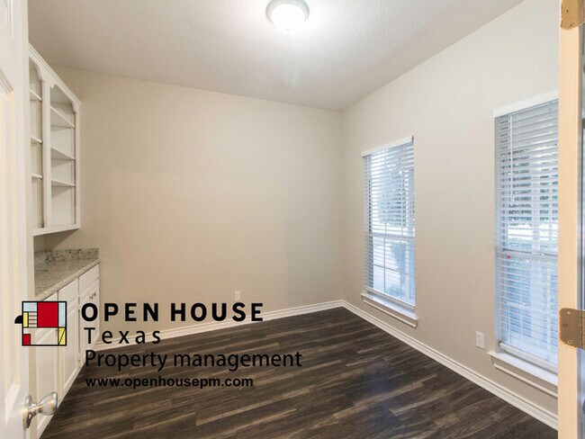 Building Photo - 1701 Shiprock Dr, Plano