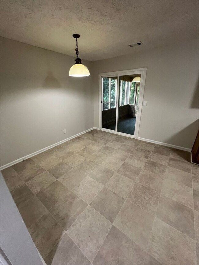 Foto del edificio - !!!WARNING: AVOID SCAMS CONFIRM RENTAL AT ...