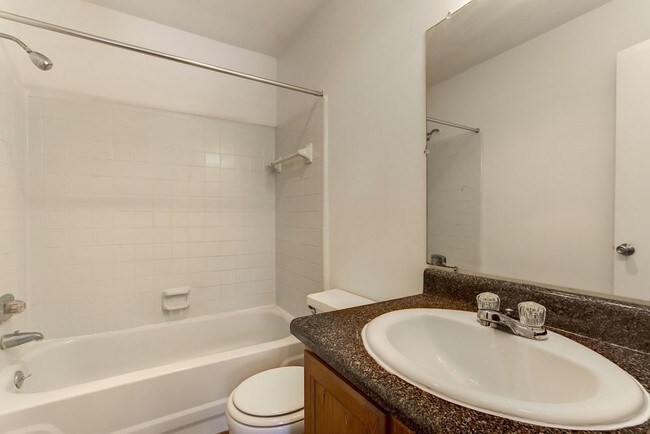 Foto del edificio - 2110 Springbrook Ln