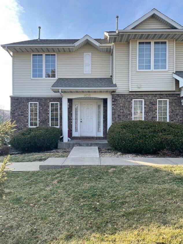 Primary Photo - $1,550 | 2 Bedroom, 2.5 Bathroom Town Home...